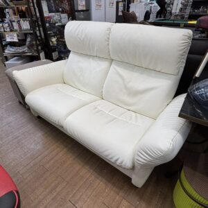 ?️✨合皮の二人掛けソファ入荷‼️ | リユース＆アウトレット 