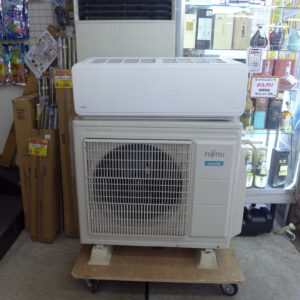中古美品日立コードレスクリーナー ラクかるパワーブーストサイクロン